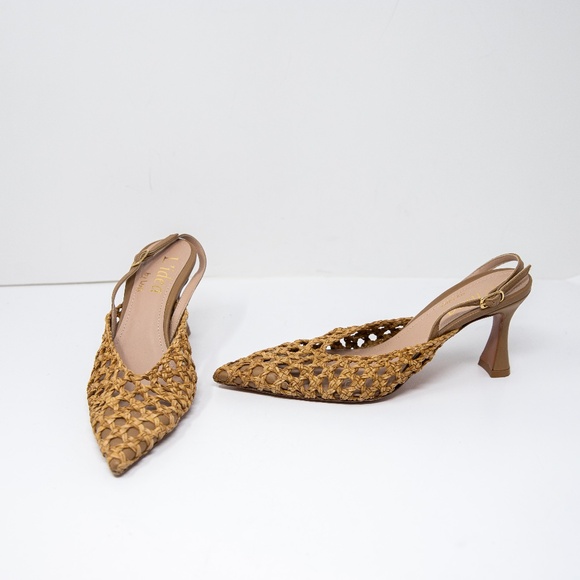 L’Idee Shoes - Woven Pointed Slingback Heels in Tan